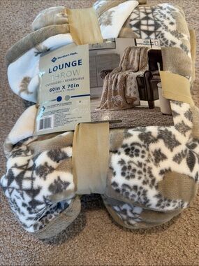 Member's Mark Beige & White Reversible Lounge Throw
